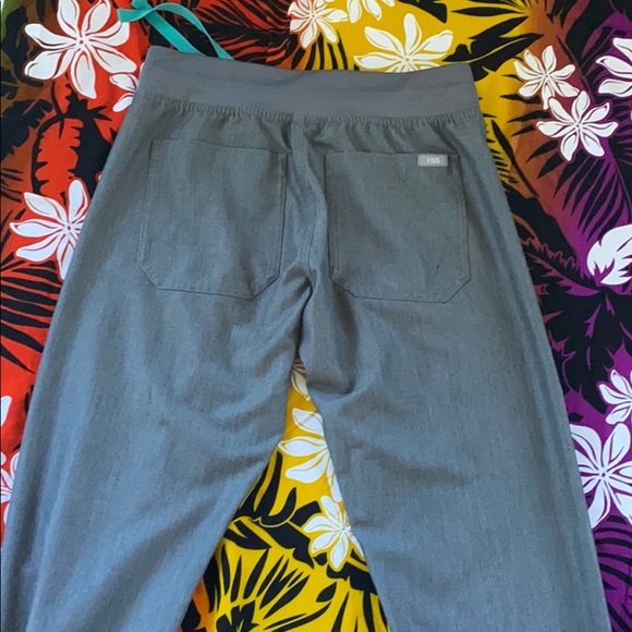 Figs Scrub bottom - Picture 2 of 2